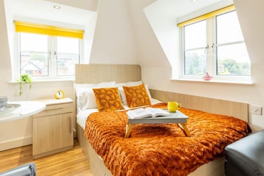 1 bed studio, Lower North Street, City Centre, Exeter, EX43EU - Image 1